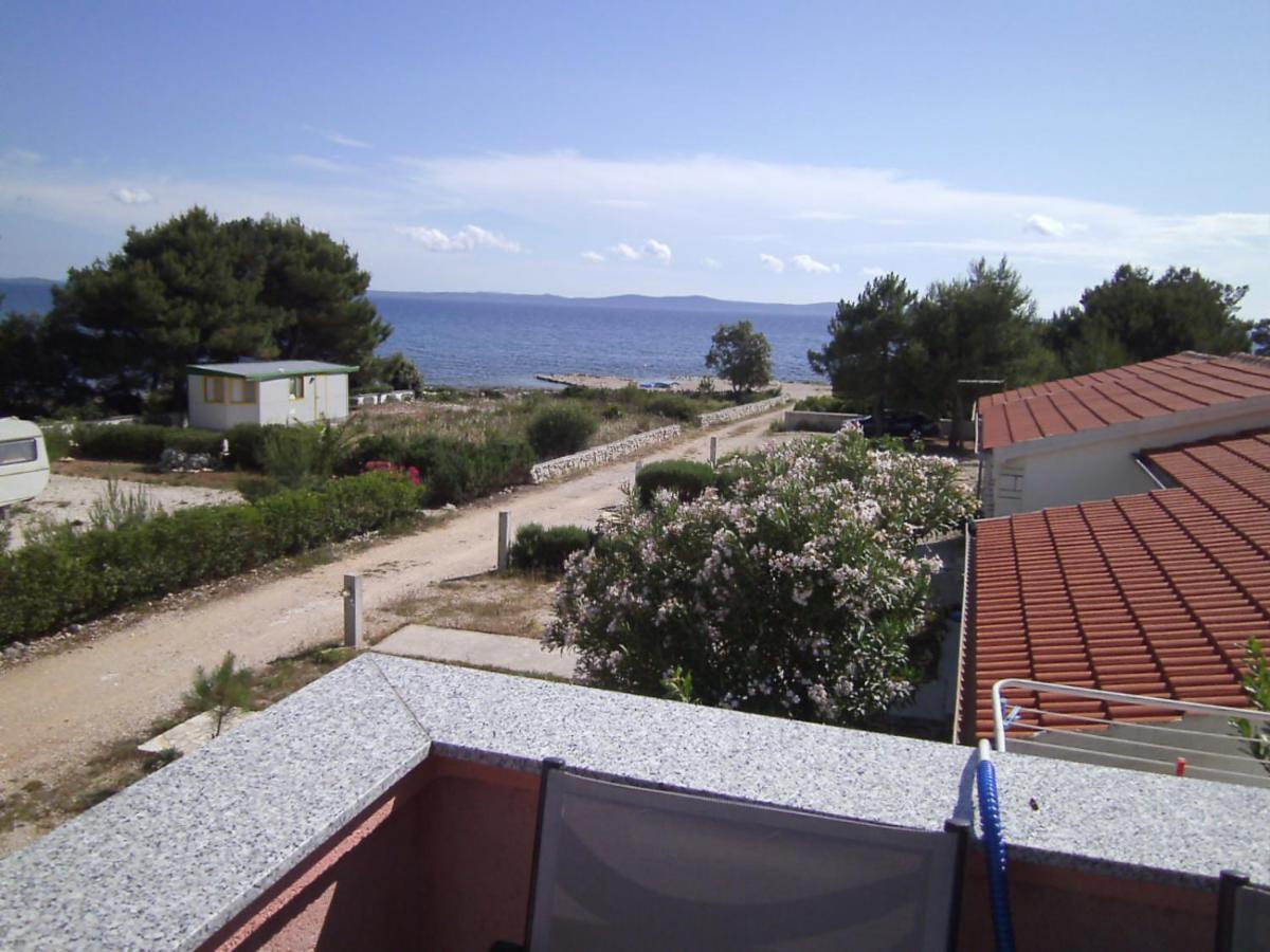 Apartments Vir Delfin Exterior foto